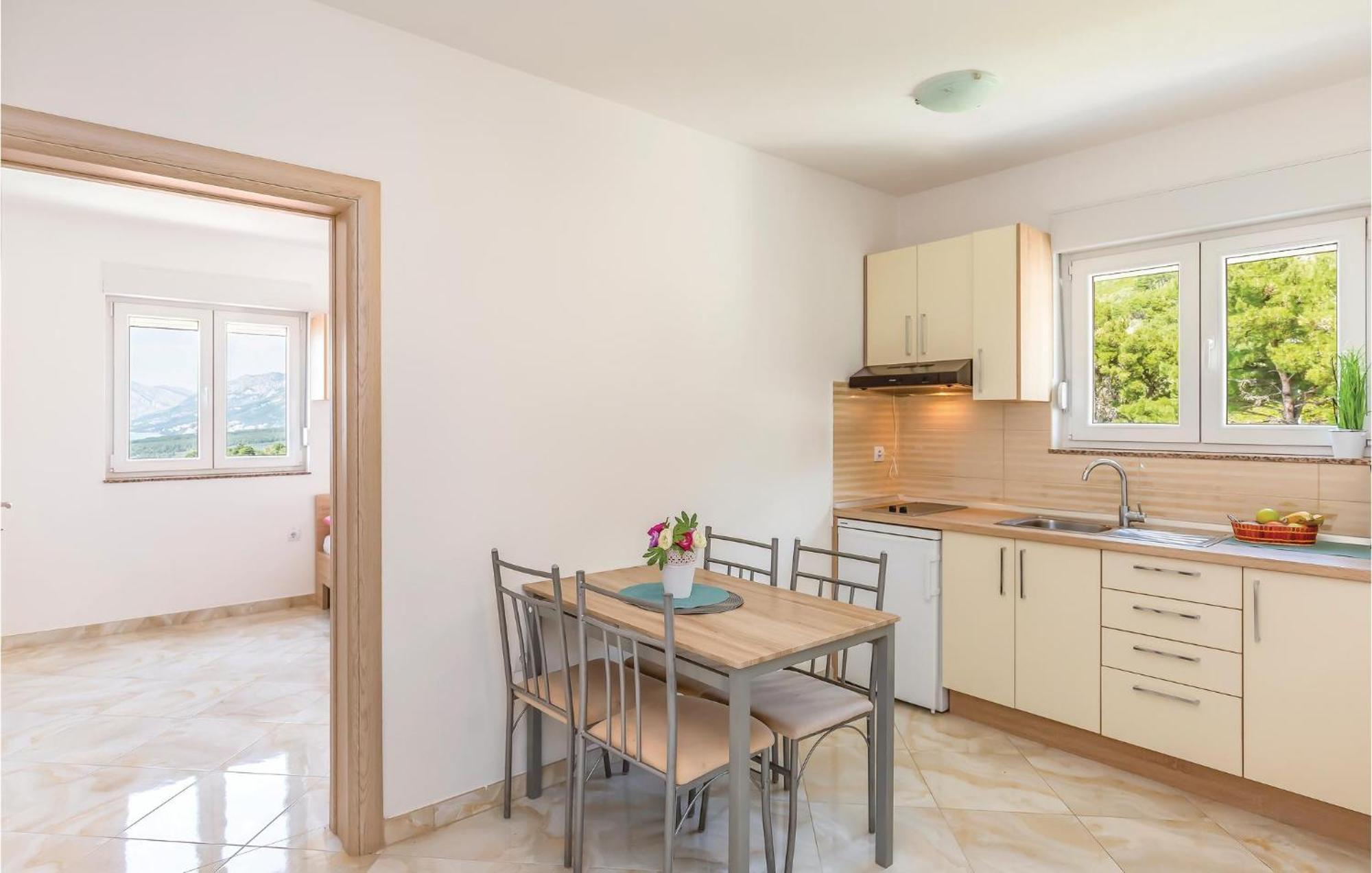 Awesome Apartment In Krvavica With Kitchen Exteriér fotografie